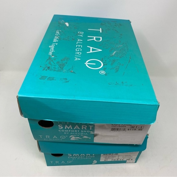 Traq by Alegria Intent 2 Smart Sneakers in plethora - Picture 7 of 8